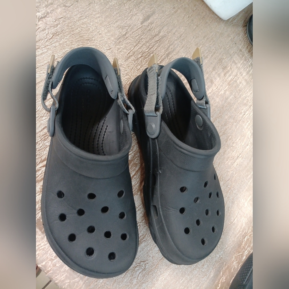 CROCS Men's Black Sandals - Picture 10 of 10